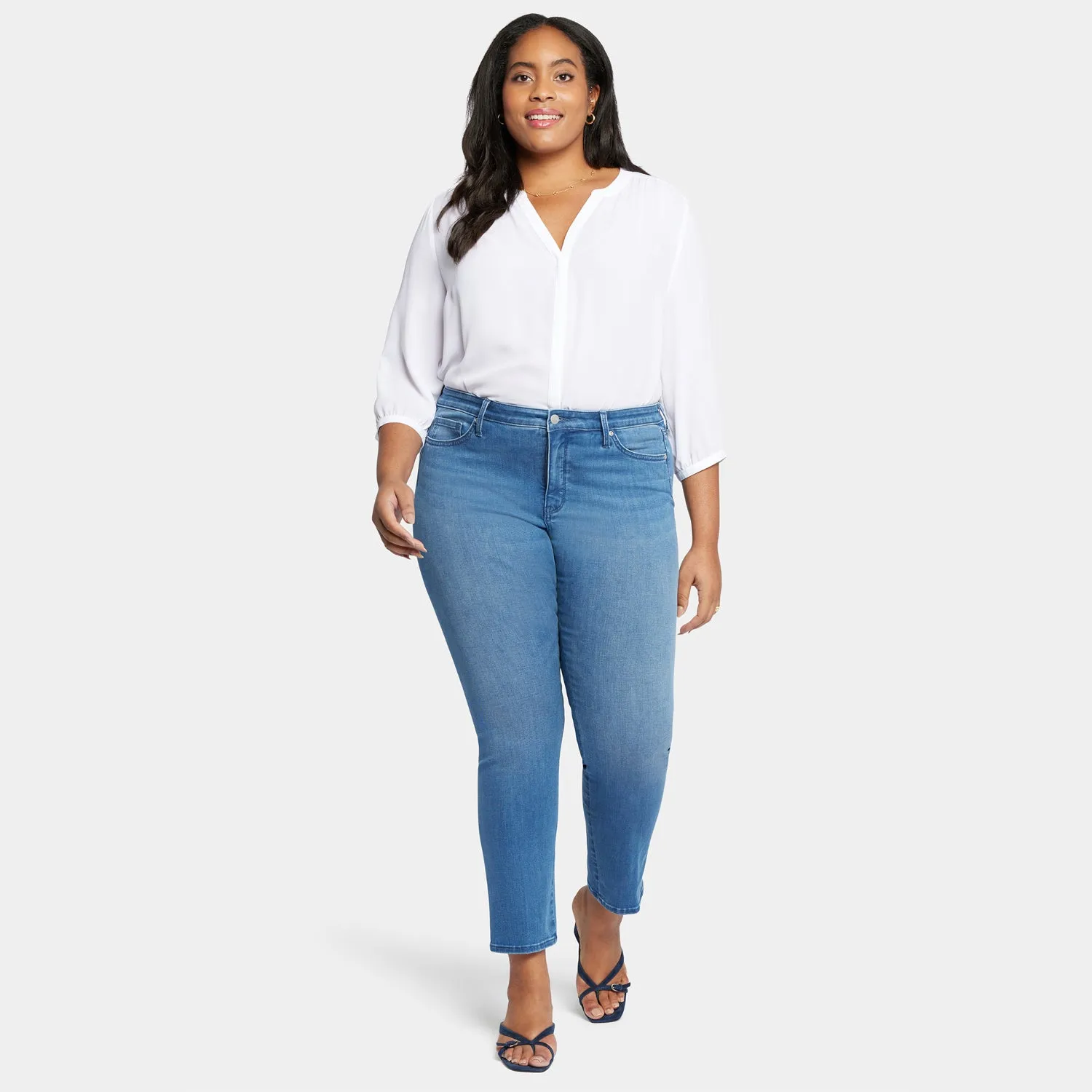 Le Silhouette Sheri Slim Jeans In Plus Size - Stunning